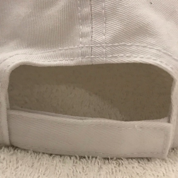 Alvin's Island for Ft. Walton Beach Florida AmFlag Adjustable White Ball Cap - Picture 9 of 13